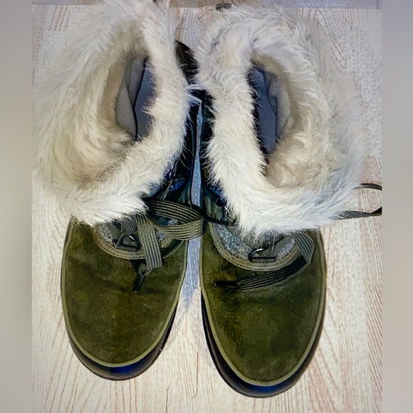 Sorel Women's Olive, Black and Gray Winter Boots - Picture 4 of 11